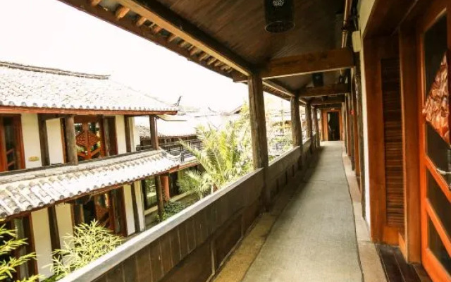 Lijiang Wu Courtyard Gardens Resort