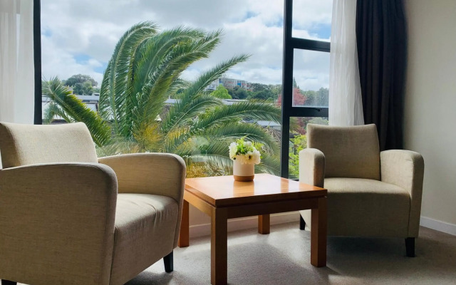 Boulevard Hotel