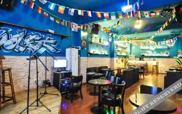 Live House