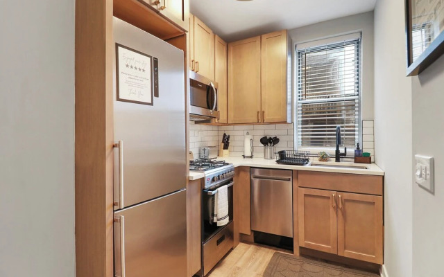 Cozy 2BR - Montrose 1A