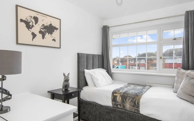 Beautiful Gravesend 3 Beds by Jada Homes