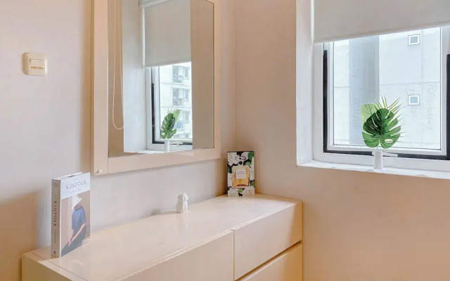 Strategic And Homey 2Br At Grand Palace Kemayoran Apartment