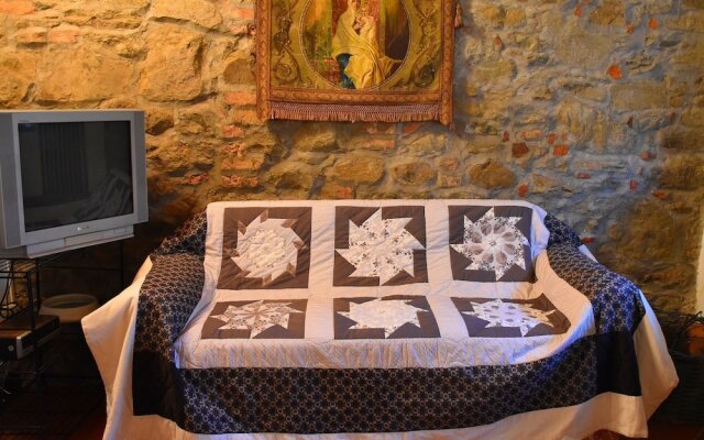 Cozy Holiday Home in Arezzo With Swimming Pool