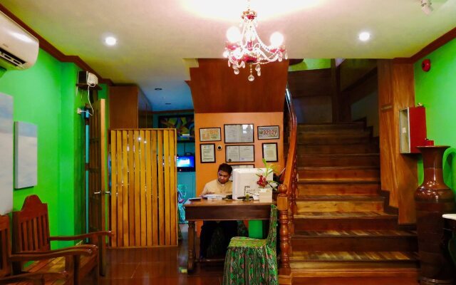 Tinhat Boutique Hotel and Restaurant