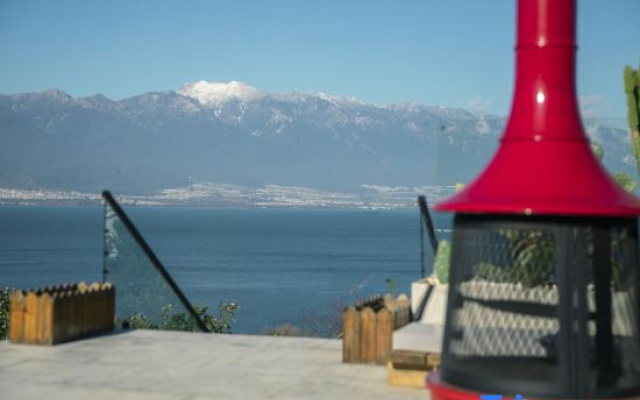 Dali Xudu designer seaview homestay