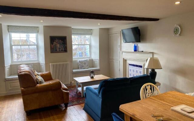 Monmouth House Apartments