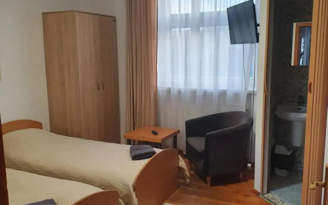 Sveciu Namai Giles
