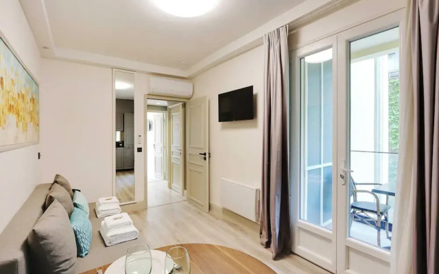 Cosy Apartment With Balcony - 2br/6p- La Roquette