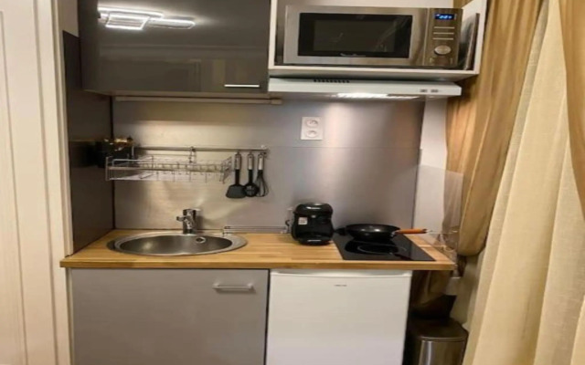 Premium studio 2 minutes walk from Champs-Elysees