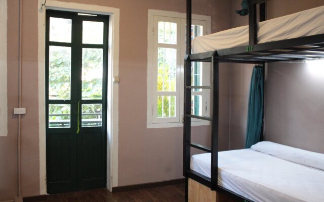 L'etage House - Hostel