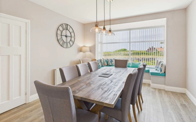 Host Stay Chirnells