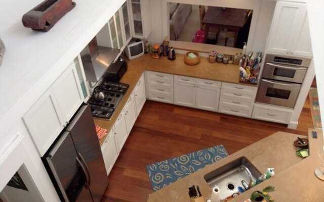 18 Park Avenue by Long & Foster