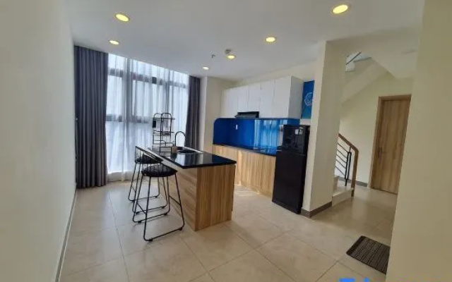 Penthouse 300m2 Sea View w Beach nearby