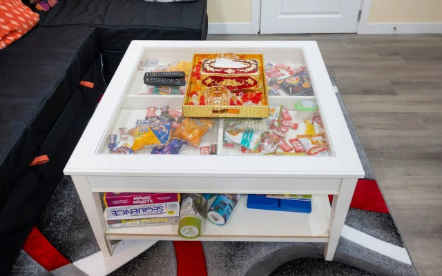 240 Spacious Modern Home w AC