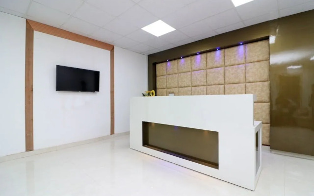 The Grand Palace by OYO Rooms