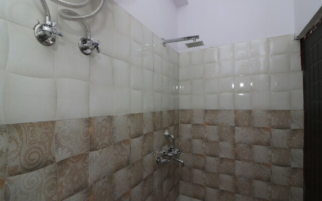 OYO 14825 Hotel Siddheshwar
