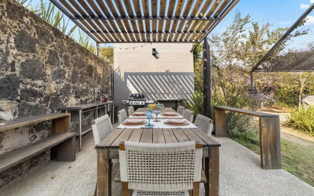 La casita with Pool and Mountain view