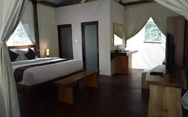 Maribaya Glamping Tent