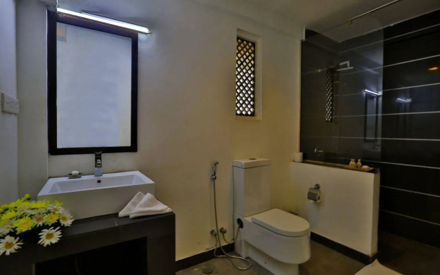 St. Lachlan Hotel & Suites