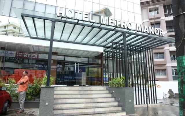 The Metro Manor