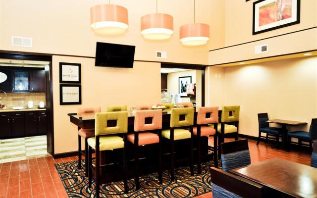 Hampton Inn & Suites Louisville East