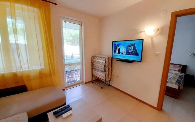 Sunny Beach Hills Apartment - Private