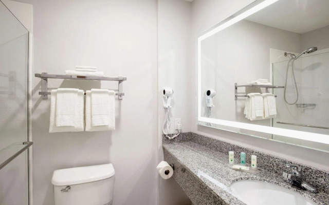 Quality Inn and Suites Winnipeg