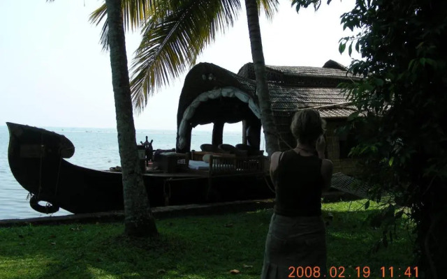 Vembanad House Boutique Back Water Homestay