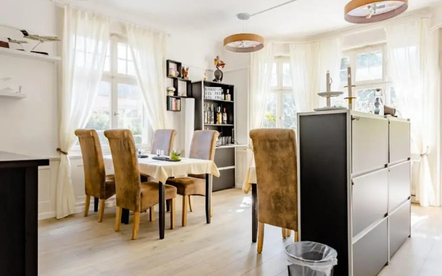 Max Aviation Villa & Apartments
