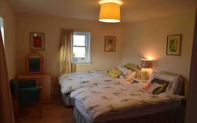 Quaint and Quirky Coastal Cottage Islay