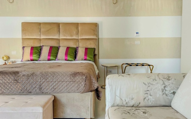 Mora Suite