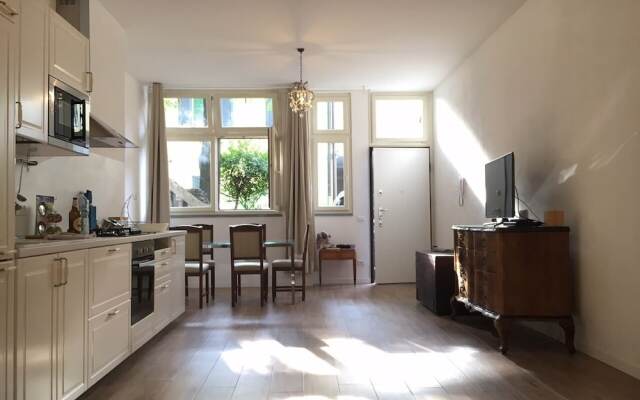 Elegant Flat 15 min From the Center of Milan