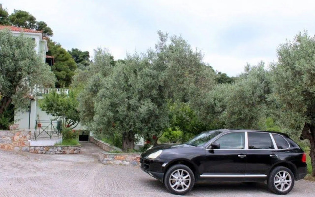 Pefkos Studios and Apartments
