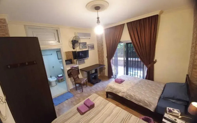 Garden Master Bedrooms Residence