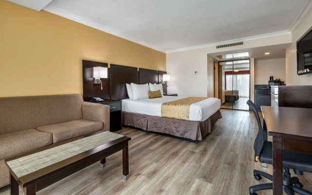 Best Western Plus South Bay Hotel