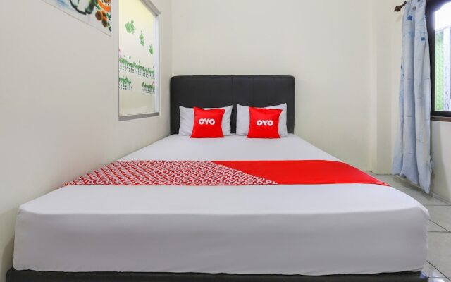 Dfarys Gh Syariah by OYO Rooms