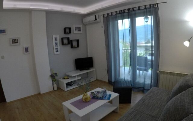 Comfortable Apartment in Stari Grad