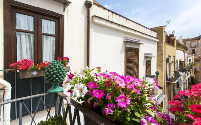 Anna's Home in Historical Center