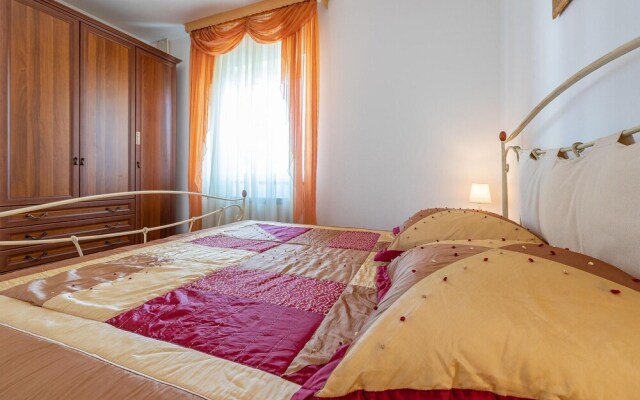 Stunning Apartment in Zadar With 2 Bedrooms, Wifi and Outdoor Swimming Pool