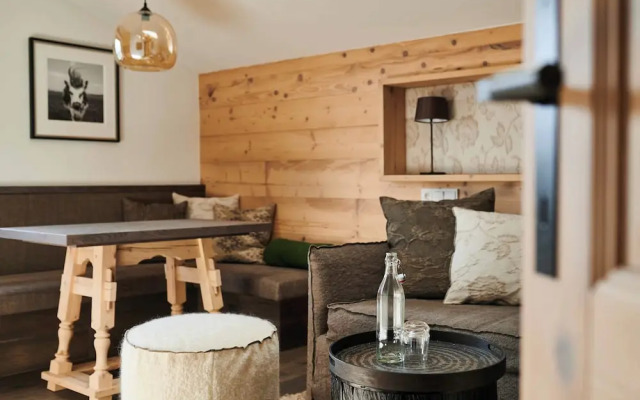Serviced Luxury Chalet Evi