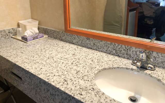 Quality Inn Petersburg Fort Lee Area