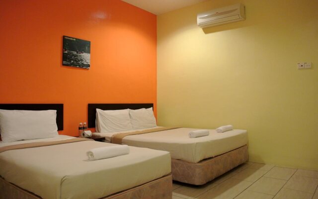 Wau Hotel & Cafe