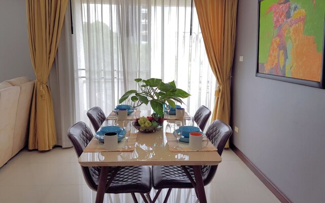 A Large 2 BR-3 Baths 207 Downtown