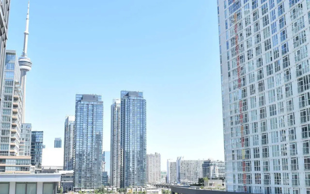AOC Suites 2 Bedroom Condo, City CN Tower View