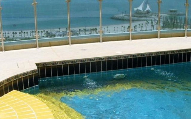 Corniche Hotel & Suites