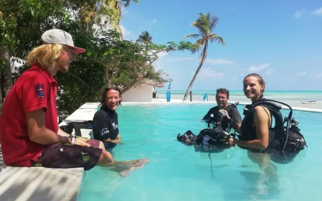 Red Monkey Beach Lodge