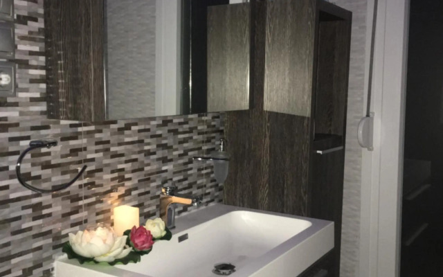 Sonias Central Jacuzzi Apartment