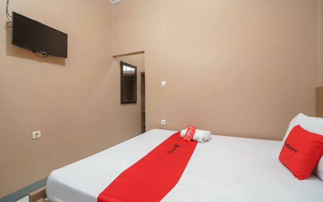 RedDoorz Syariah @ Bulak Kapal