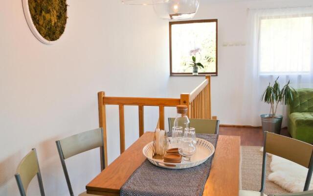 AmurguluiBnB 3 Rooms Apartment with Mountain View