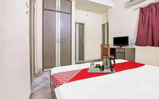 OYO 90738 Safari Residency
